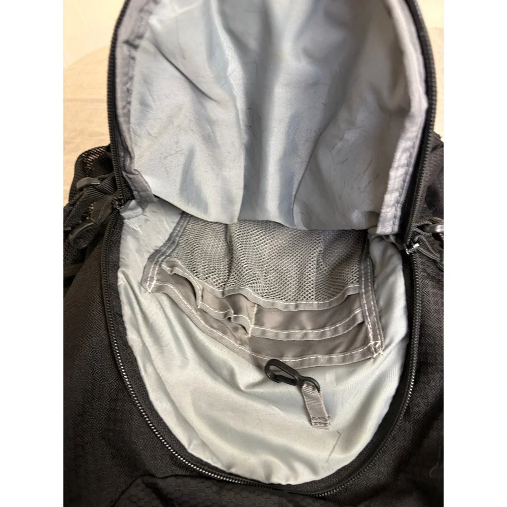 High Sierra Backpack Unisex Large Black Suspension Strap System Ripstop